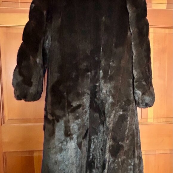 Boulevard East full-length faux fur coat in size LARGE - Picture 6 of 6